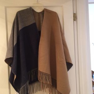 Uniqlo gray, tan, blue poncho/stole